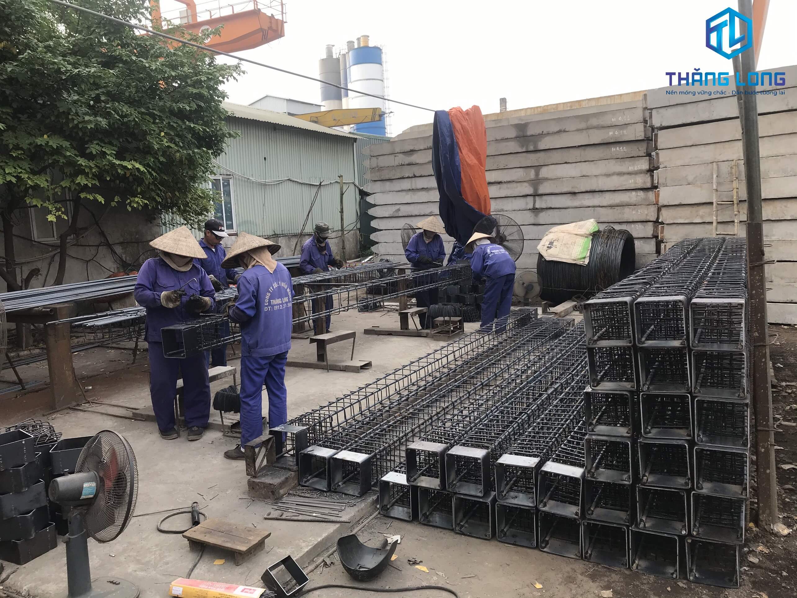 Thăng Long - Cọc Bê Tông Chèm thi công ép cọc TBA 110KV Bắc Thành Công