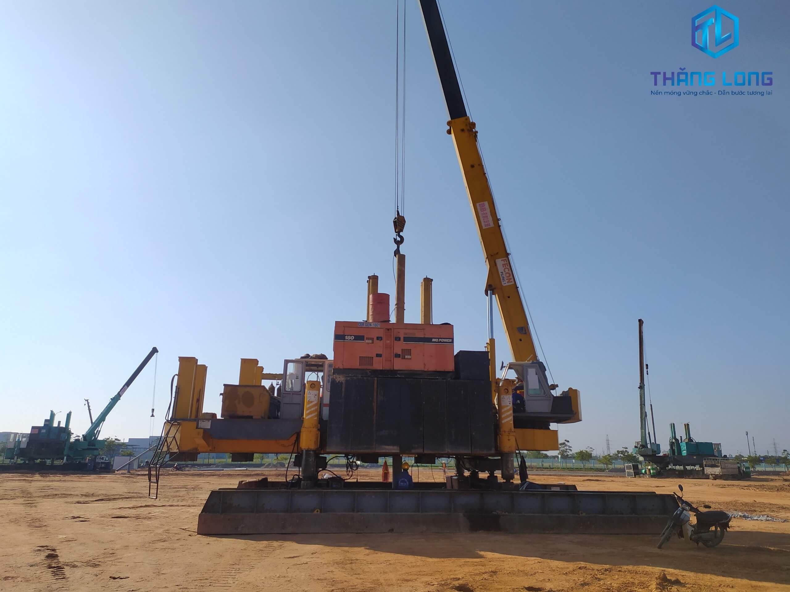 Thăng Long - Cọc Bê Tông Chèm thi công ép cọc Trina solar Thái Nguyên