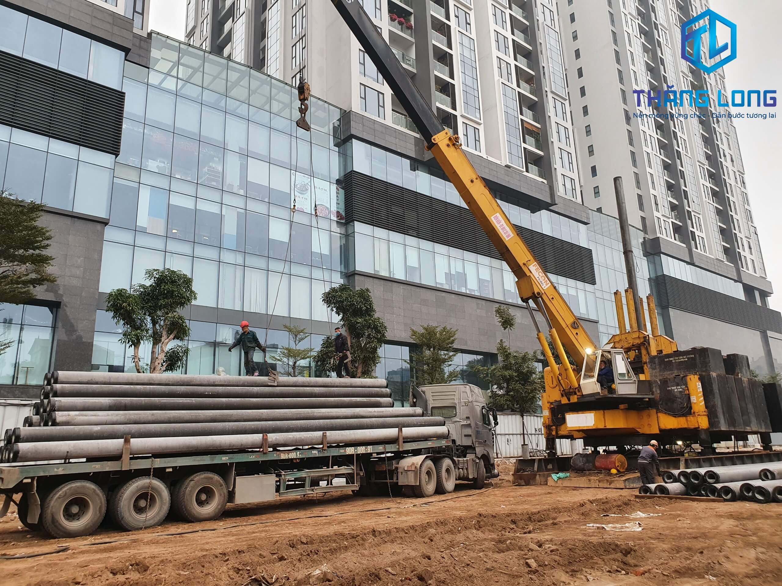 Thăng Long - Cọc Bê Tông Chèm thi công ép cọc Sun grand city ancora Residence