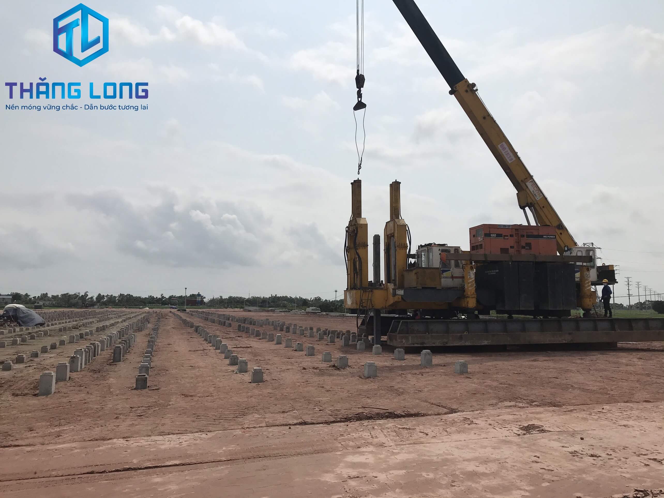 Thăng Long - Cọc Bê Tông Chèm thi công Nhà máy gạch Hùng Cường