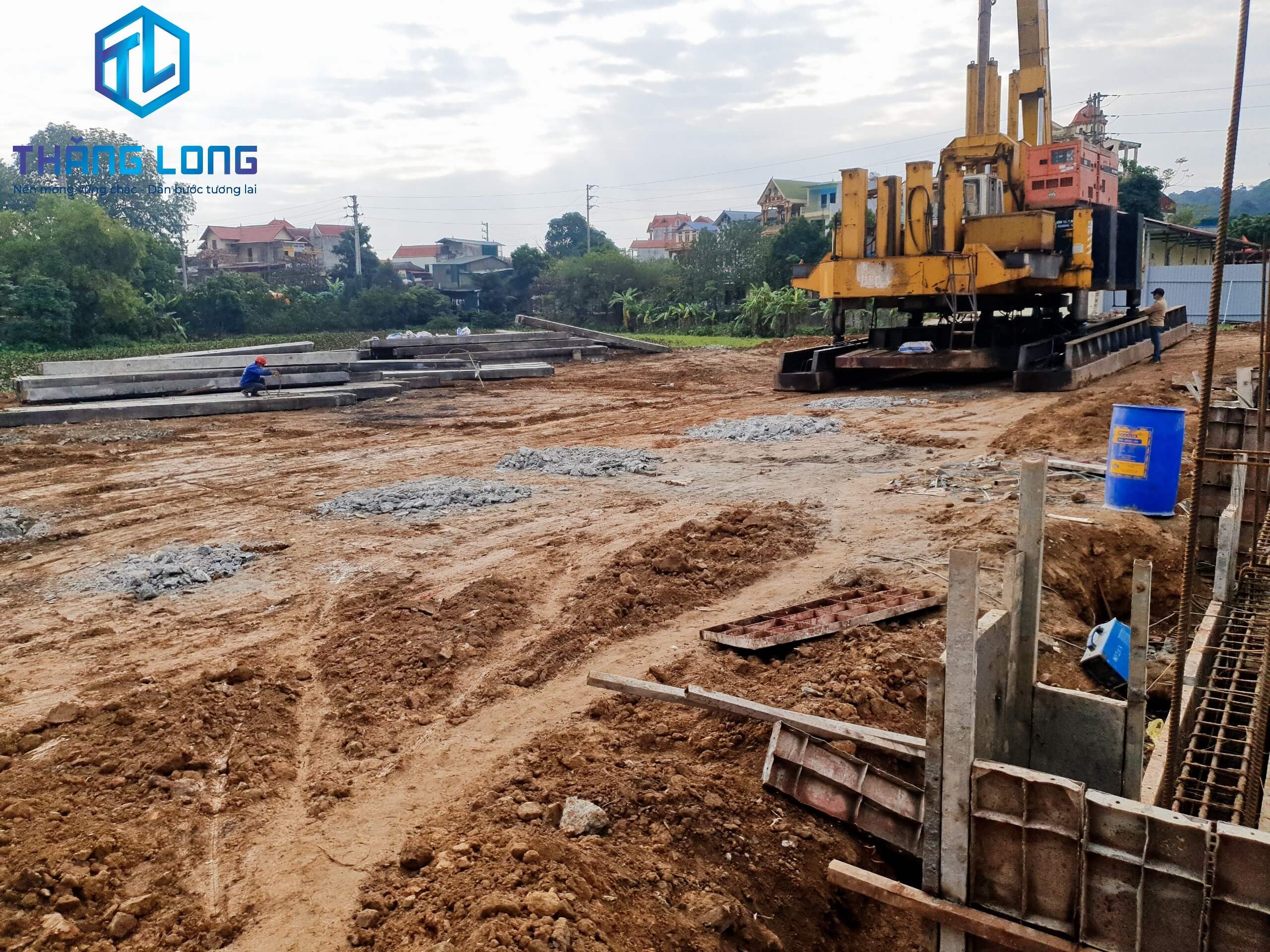 ép cọc bê tông - UBND xã Tiên Phương - Thăng Long - Cọc Bê Tông Chèm