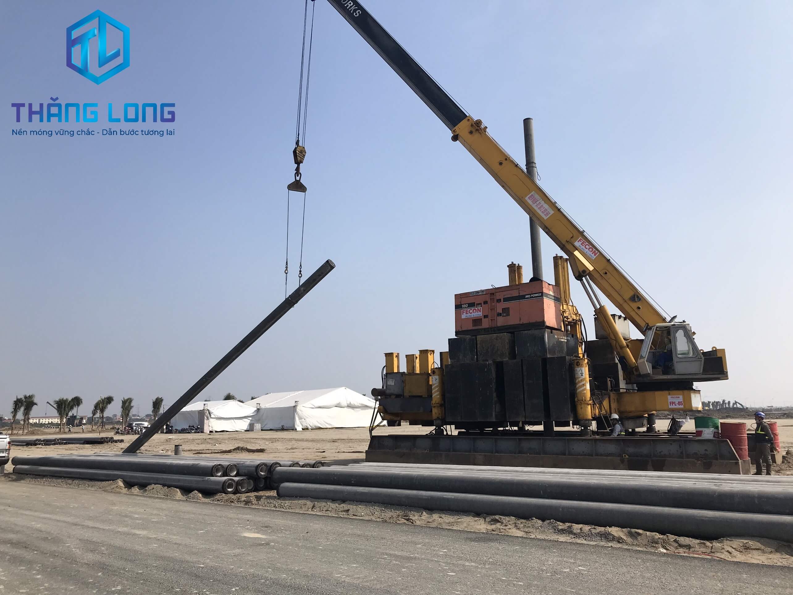 Thăng Long - Cọc Bê Tông Chèm thi công ép cọc Vinhomes Dream City