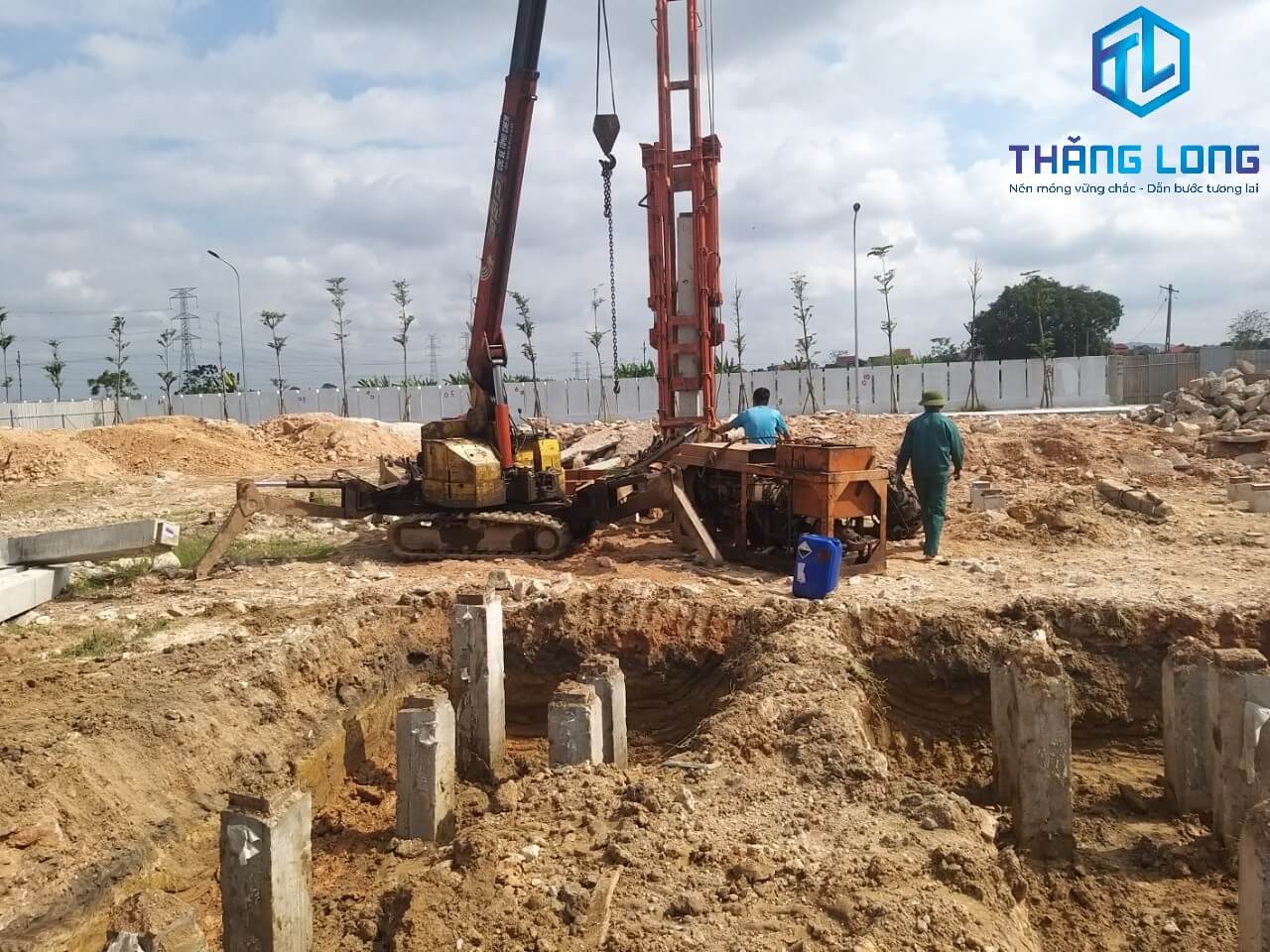 Thăng Long - Cọc Bê Tông Chèm thi công ép cọc THCS Ninh Sơn